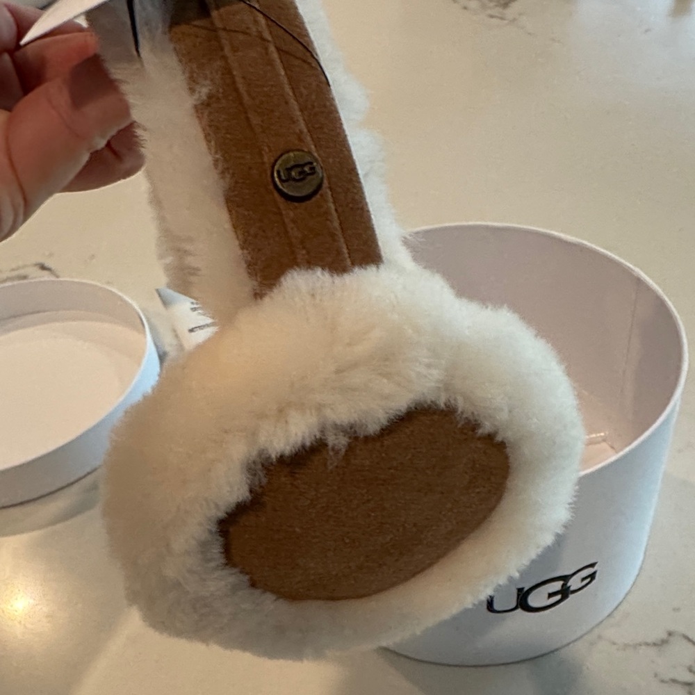 UGG Sheepskin Earmuffs - Picture 3 of 4